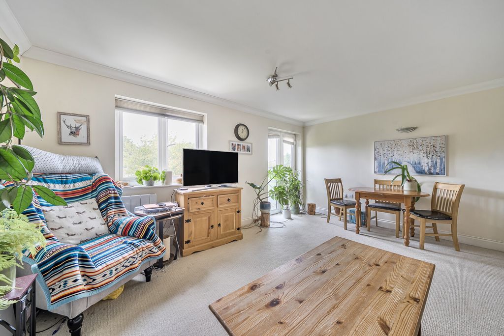 Property photo 2 of 14 1347577-9-68B82c3...