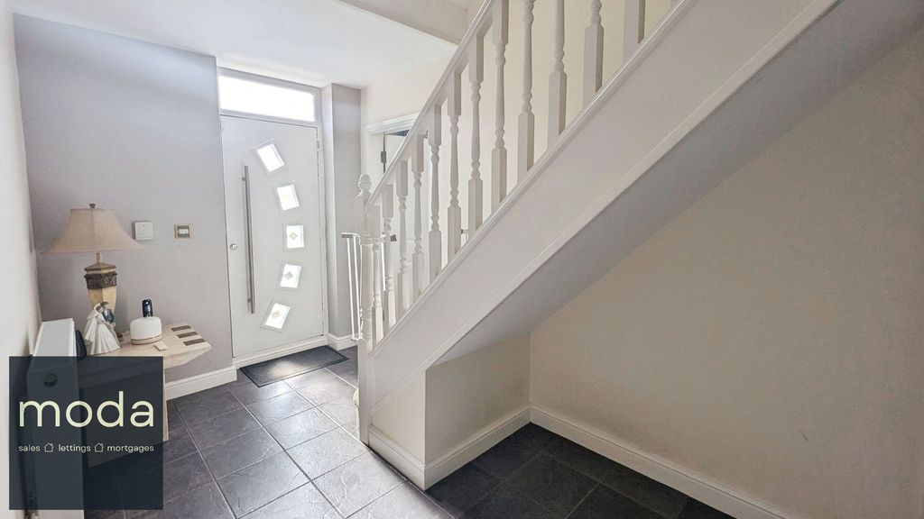 Property photo 3 of 38