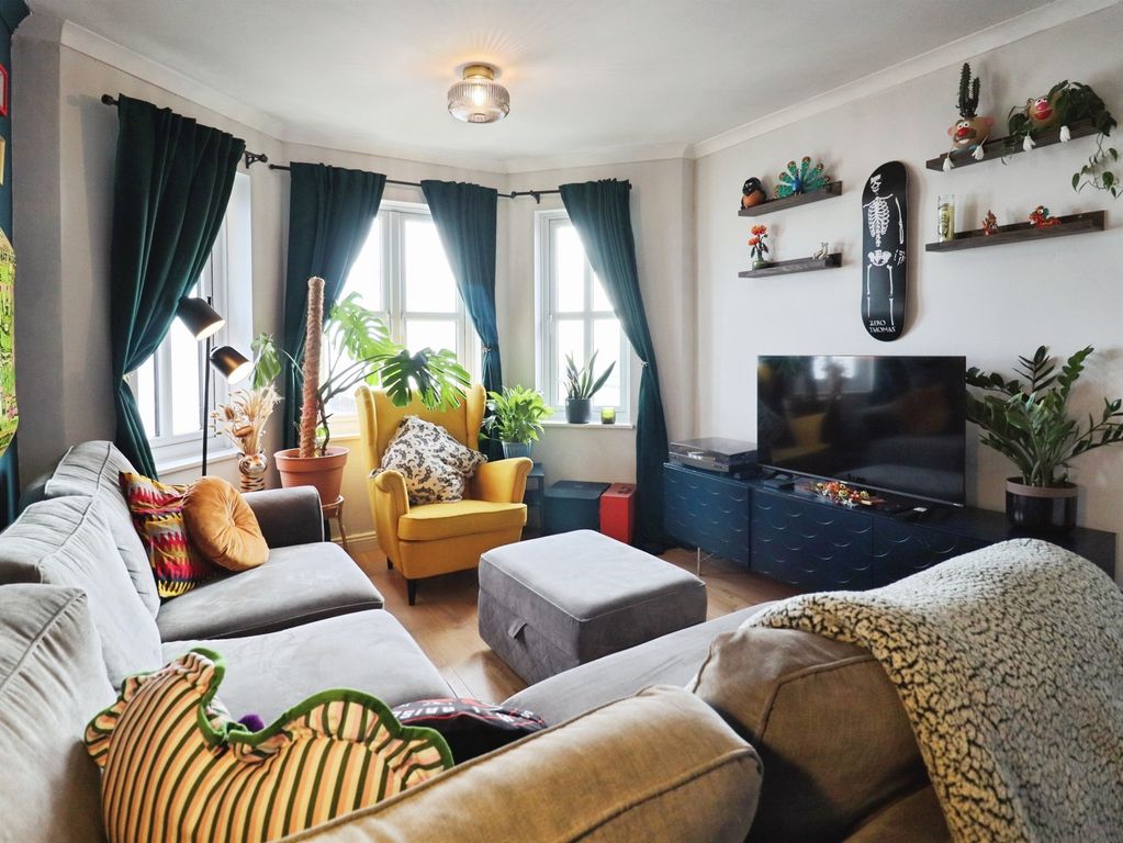 Property photo 3 of 17