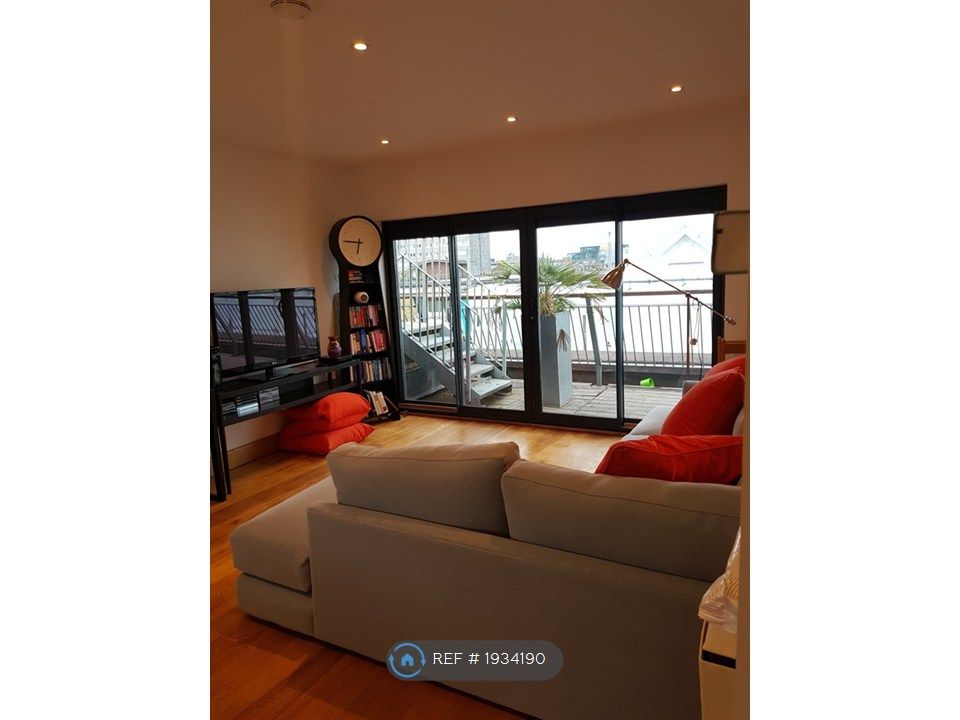 Property photo 2 of 9