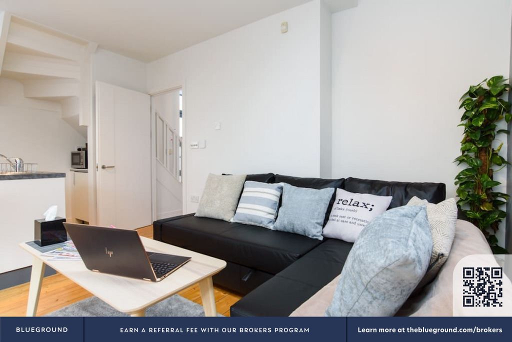2 bed flat to rentSplott CF24 photo 4