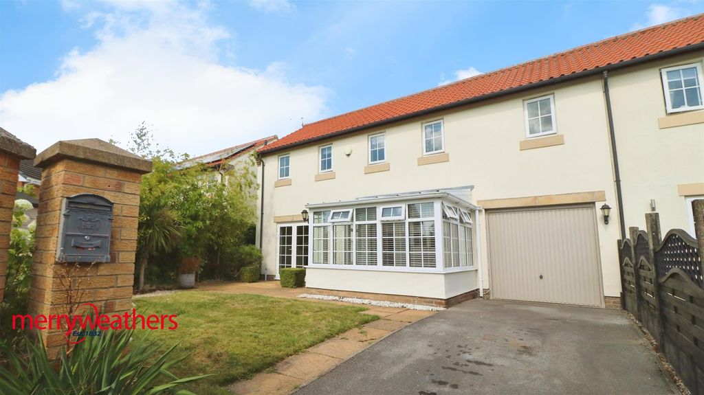 Property photo 2 of 21
