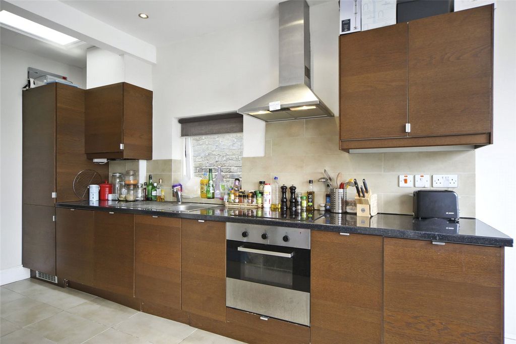 Property photo 3 of 10 Picture No. 04