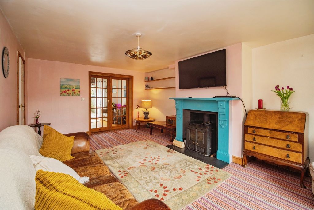 Property photo 2 of 32