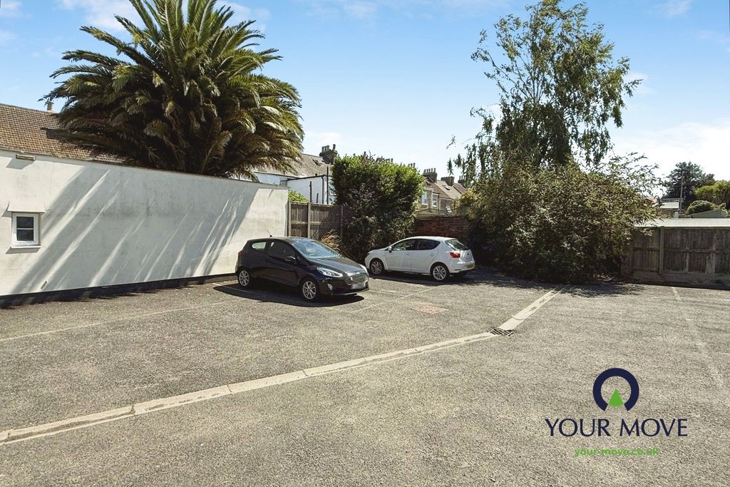 Property photo 3 of 12 Car Park