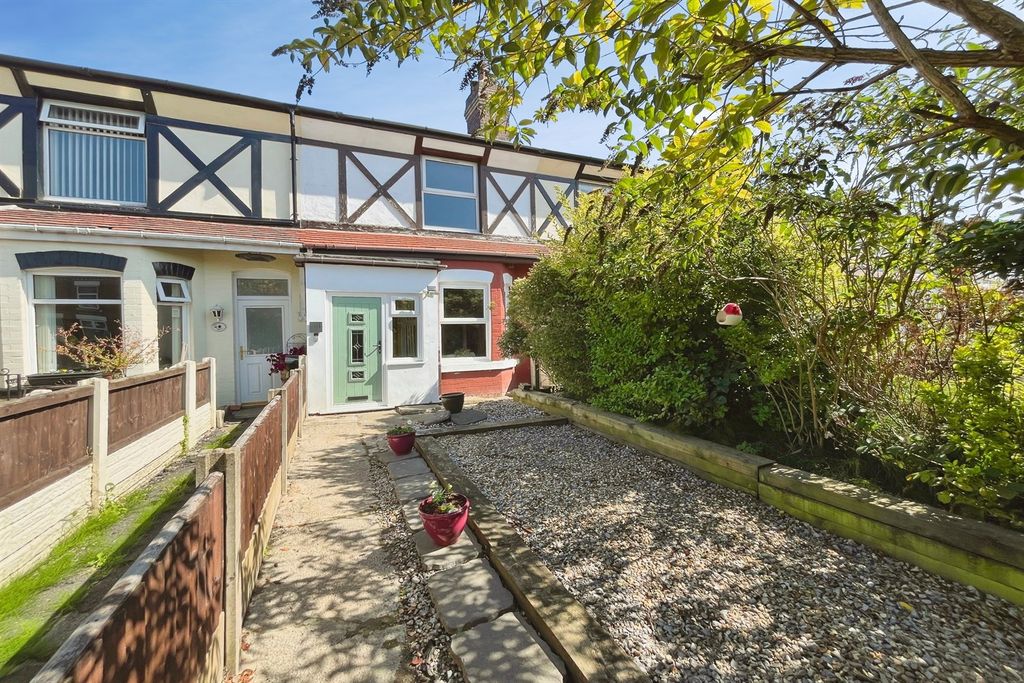 Property photo 1 of 13 (Main)