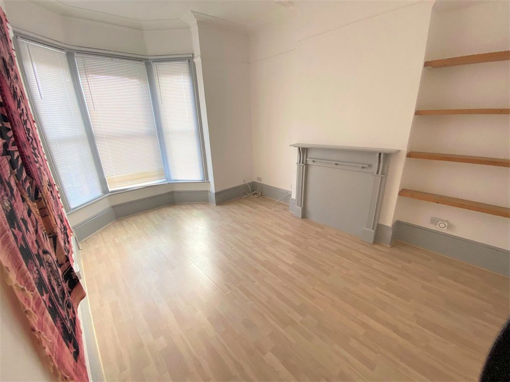 Property photo 2 of 7 Living Room