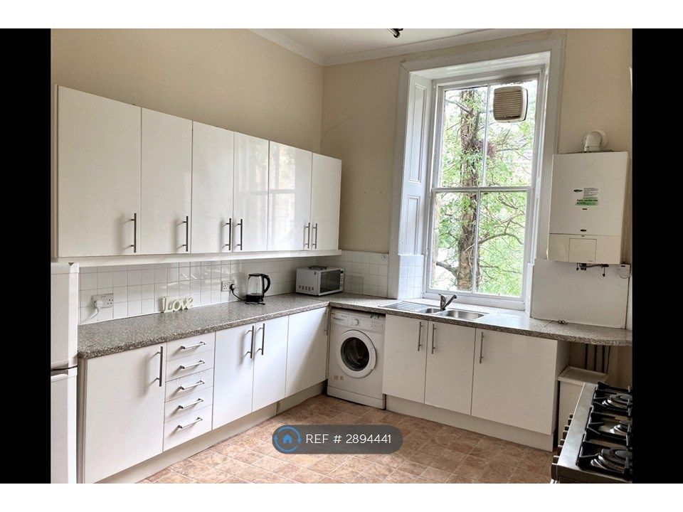 Property photo 2 of 7 Kitchen