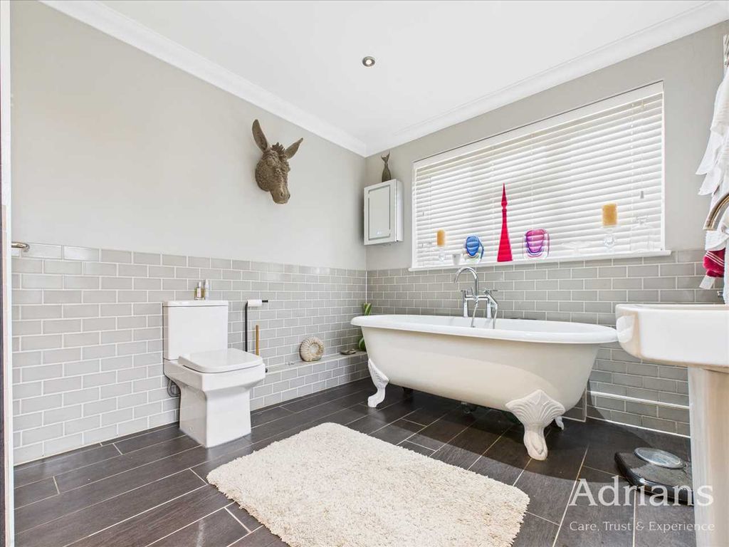 Property photo 3 of 28