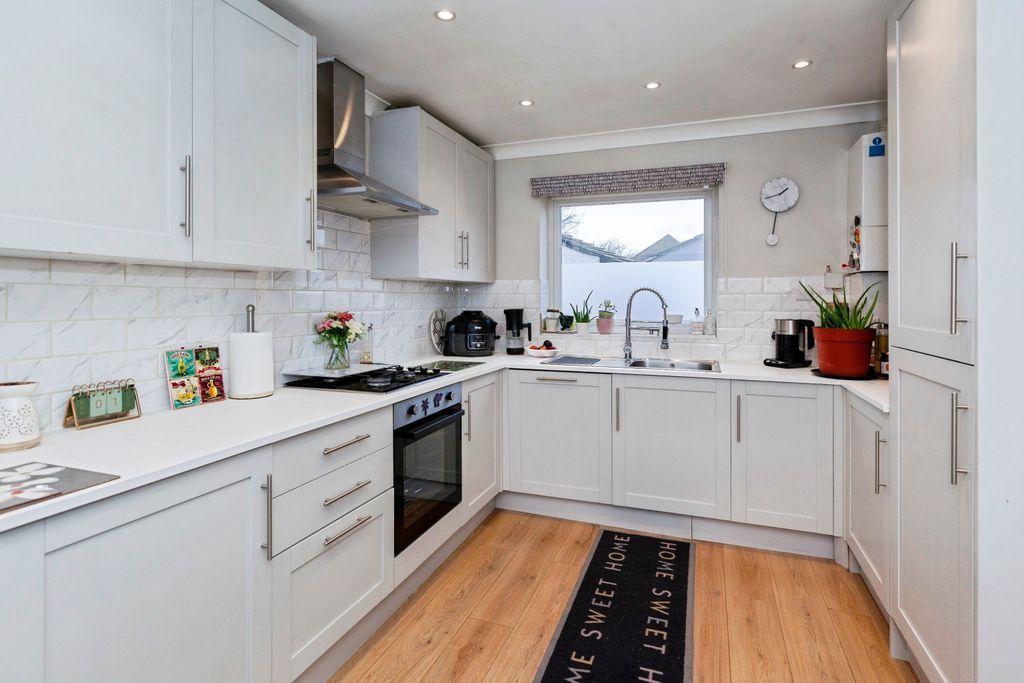 Property photo 2 of 13 Kitchen
