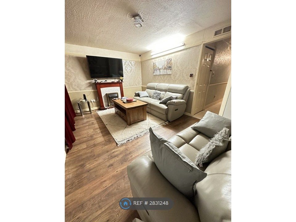 Property photo 2 of 8 Living Room