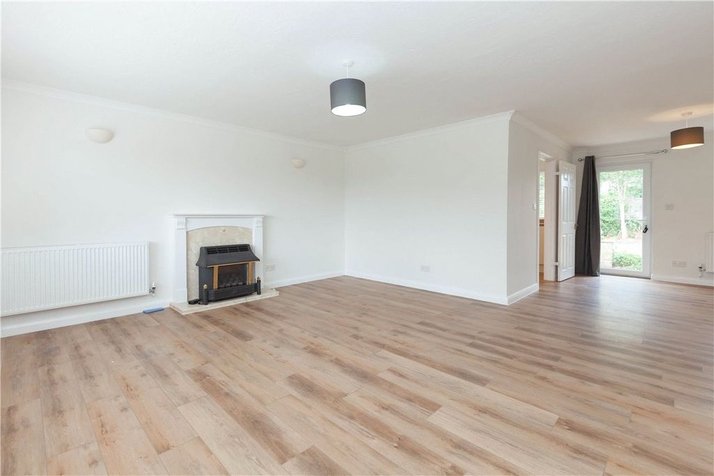 Property photo 3 of 32 Picture No. 03