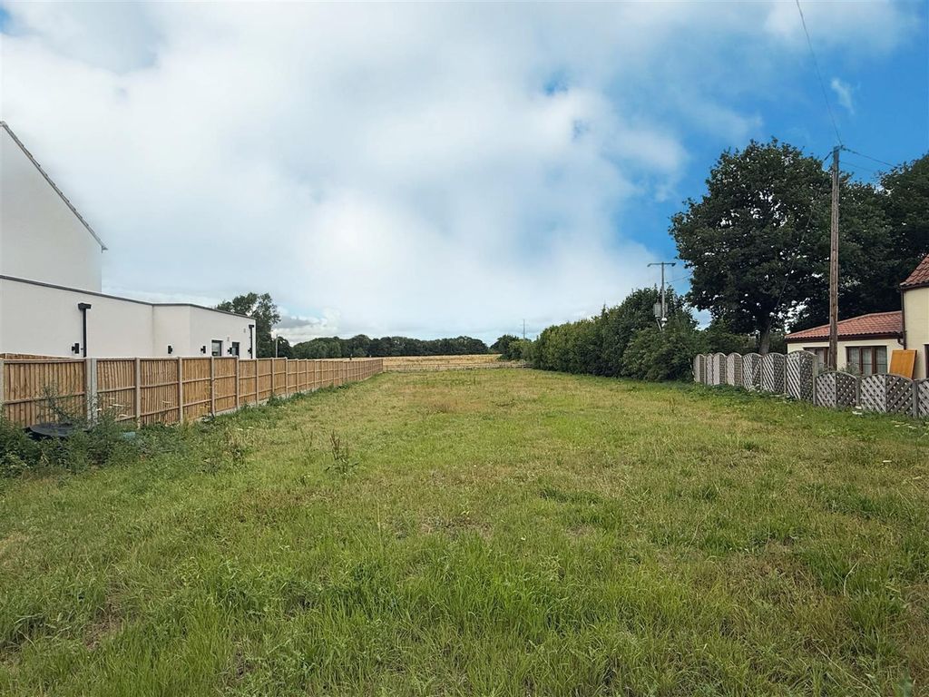 Property photo 1 of 3