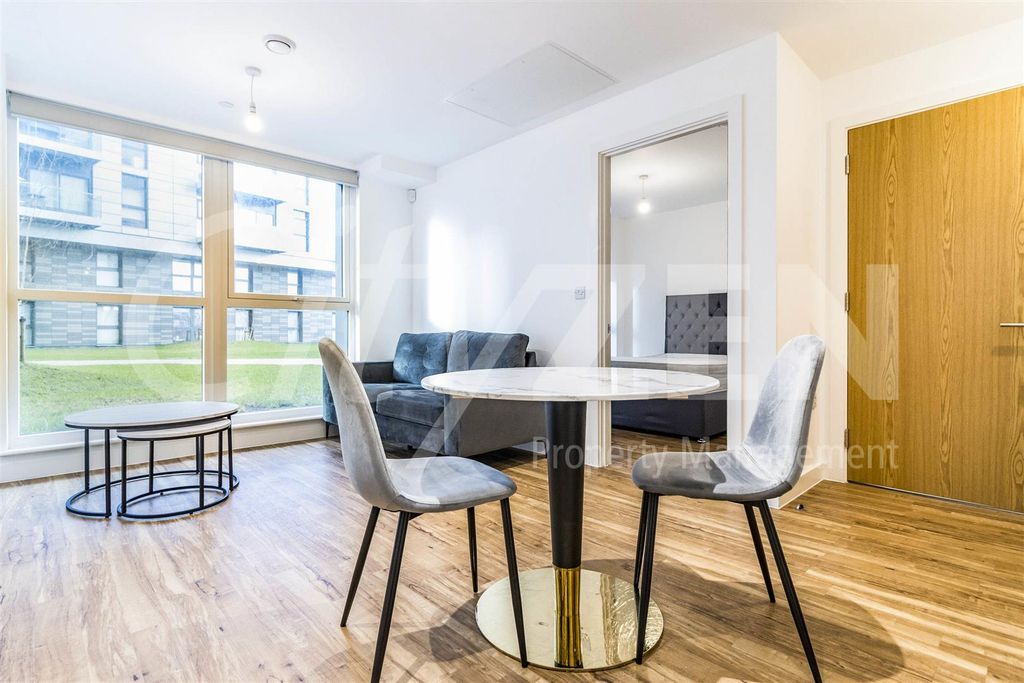 Property photo 1 of 22 Reception