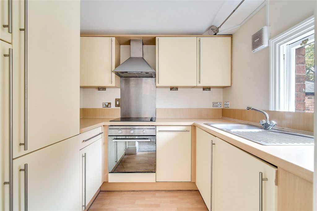 Property photo 2 of 13 Picture No. 11