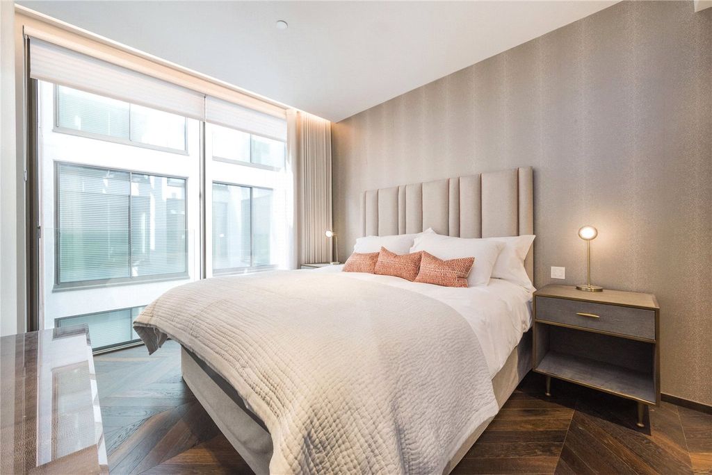 Property photo 2 of 25