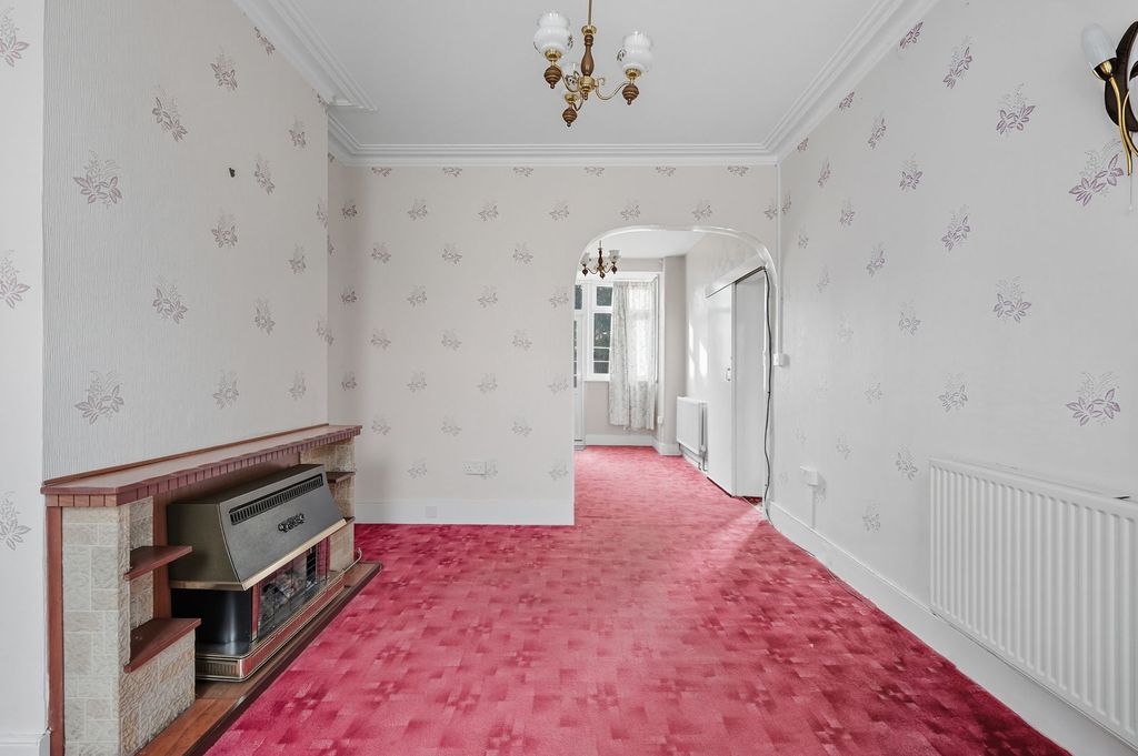 Property photo 3 of 23