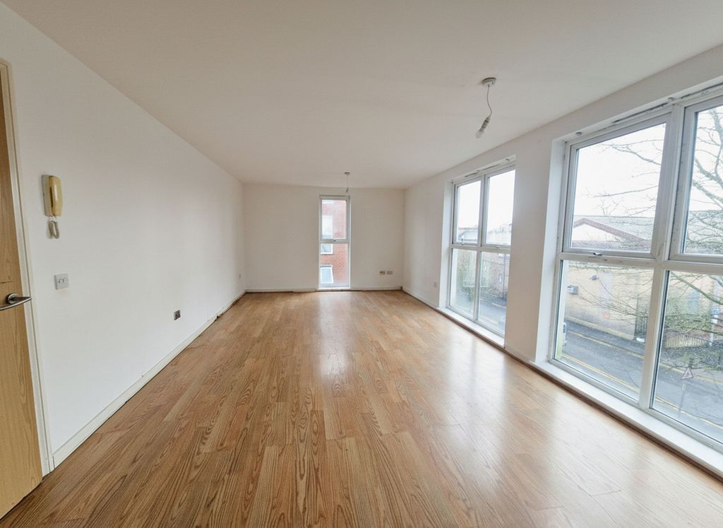 Property photo 3 of 11