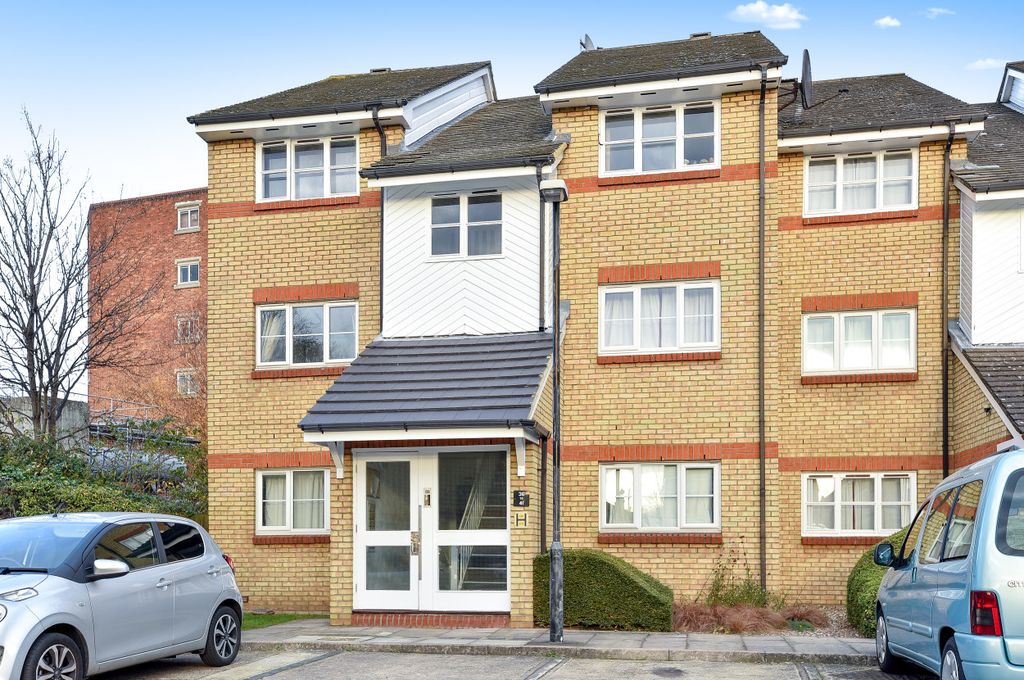 Property photo 1 of 8