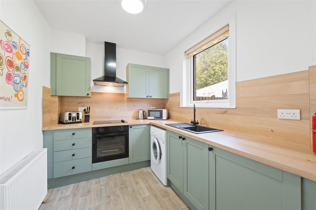 Property photo 3 of 25 5.Jpg