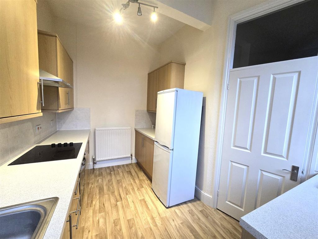 Property photo 2 of 8 1000111605.Jpg