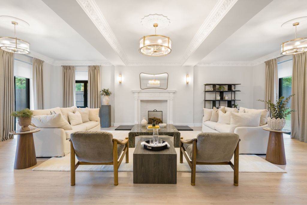 Property photo 2 of 21