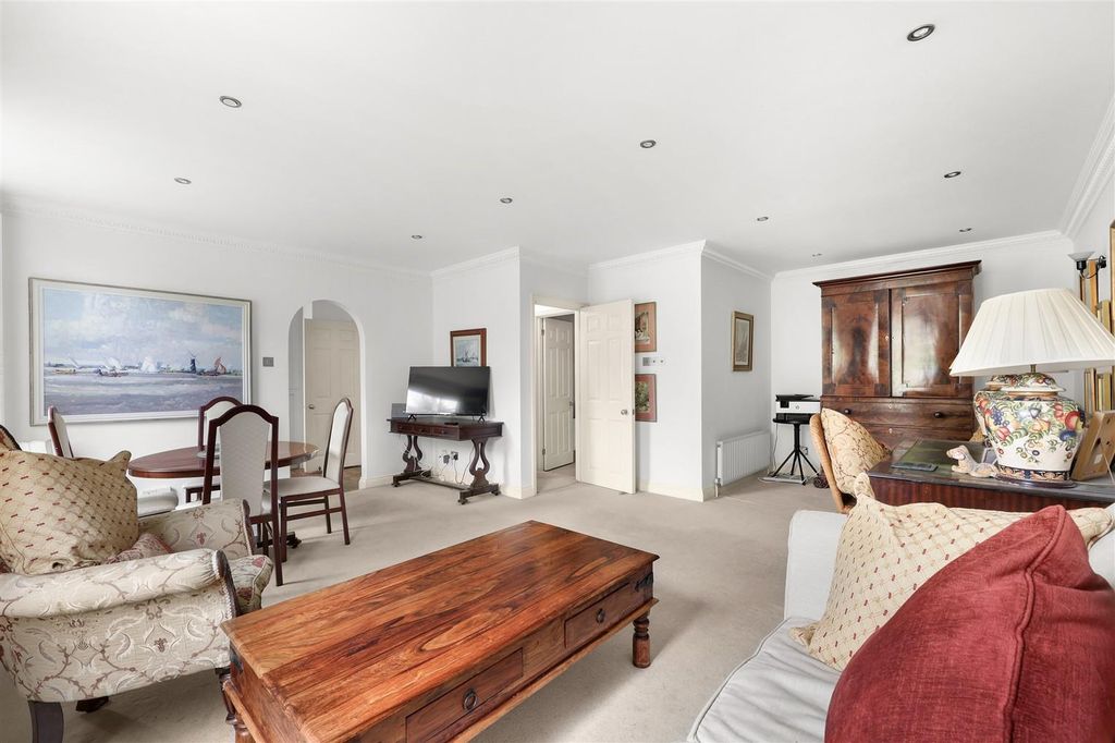Additional image 7 of 2 bed flat for saleBower Hill, Epping CM16