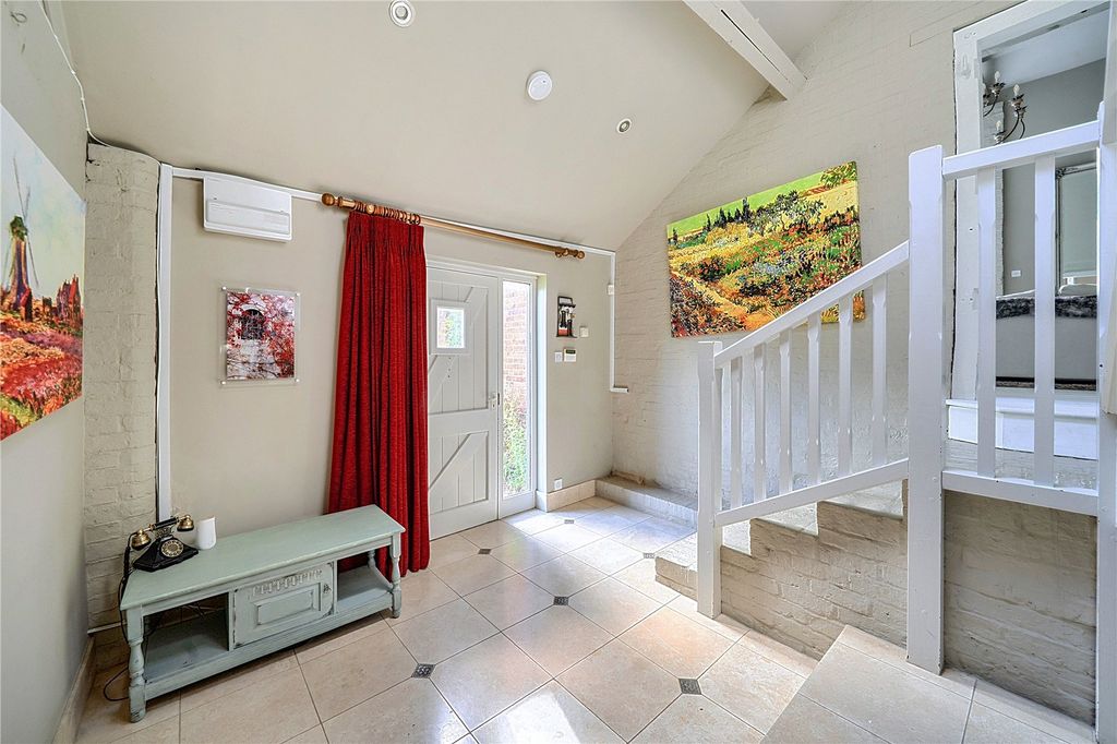 Property photo 3 of 27 Hallway