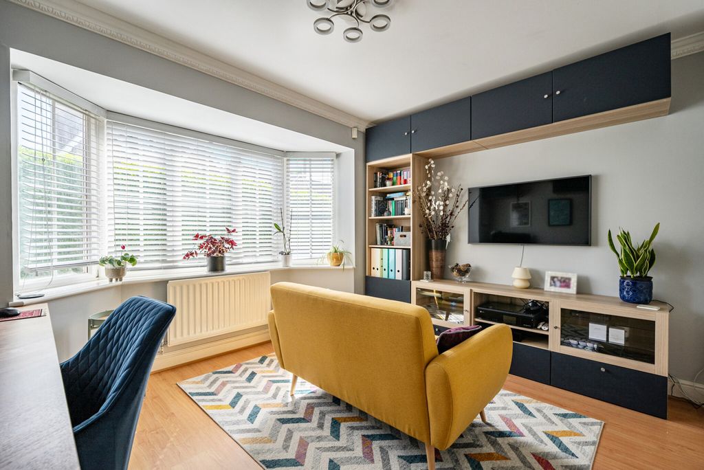 Property photo 3 of 26 1441157-9-69d8Fc9...