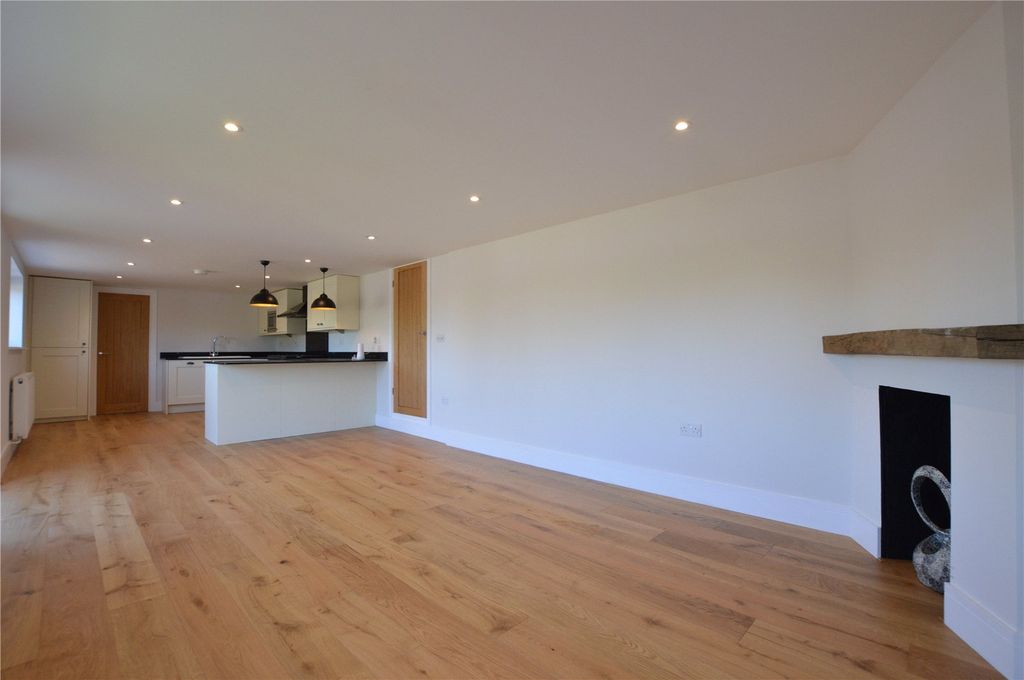 Property photo 2 of 8 Communal Living Room