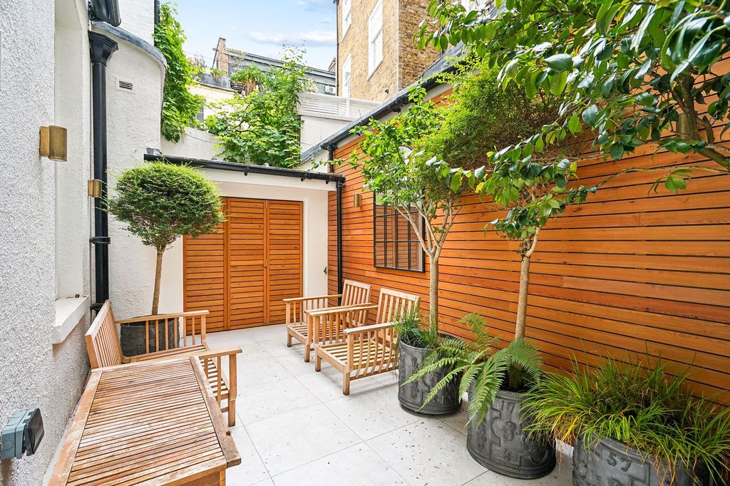 Additional image 19 of 7 bed terraced house to rentWilton Crescent, London SW1X
