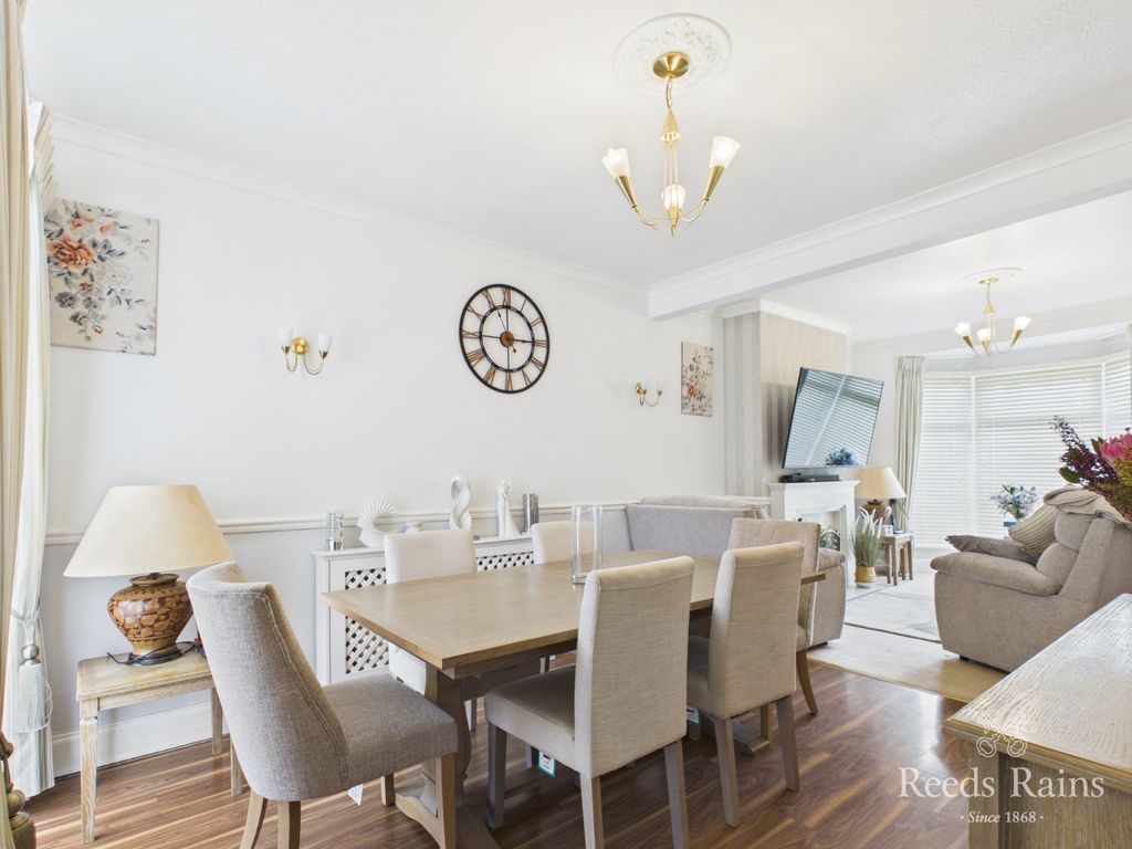 Property photo 3 of 19 Lounge/Dining Room