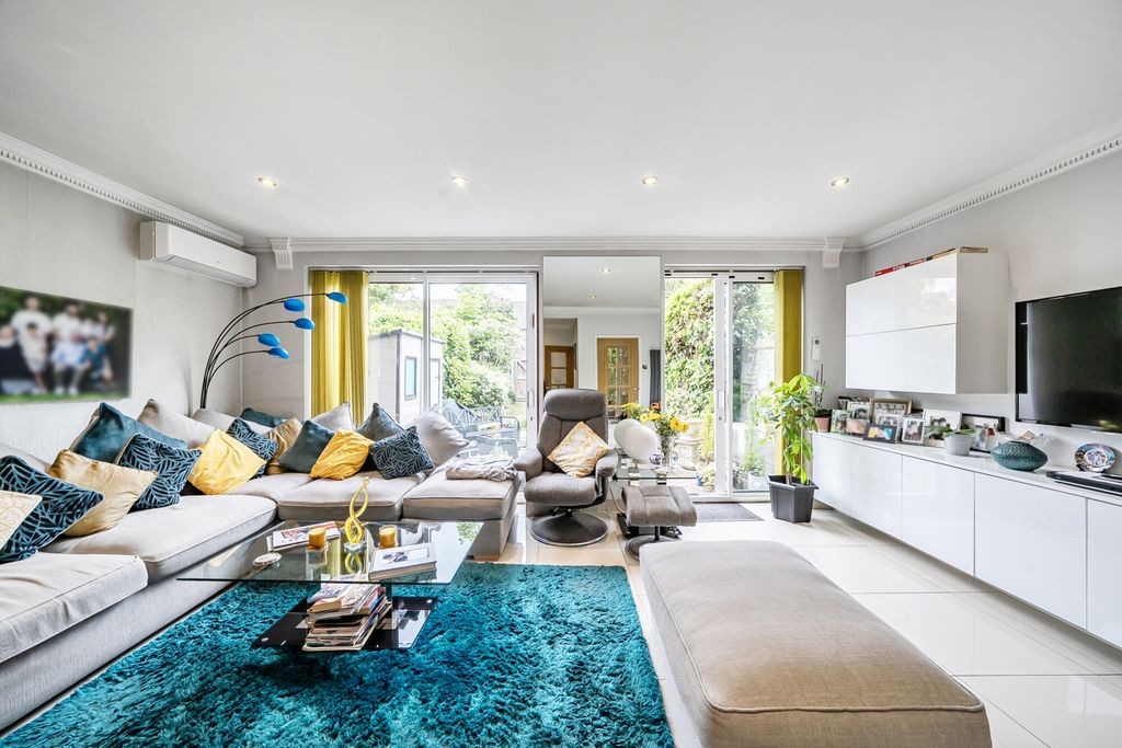 Property photo 2 of 24 1455458-2-69Fdf95...