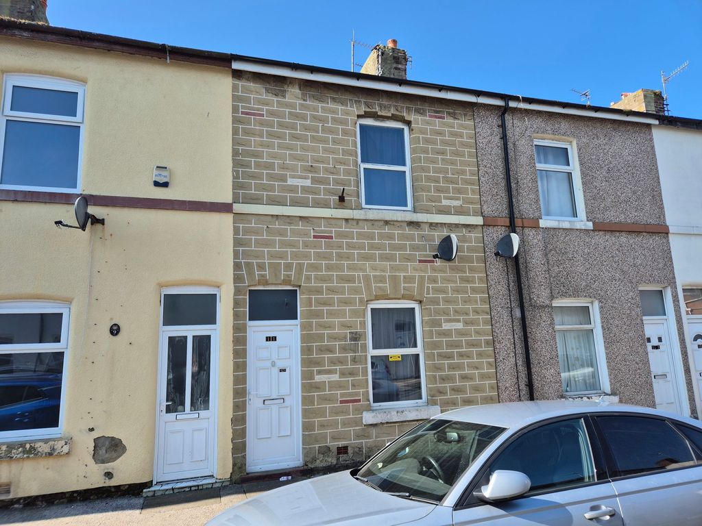 Property photo 1 of 12