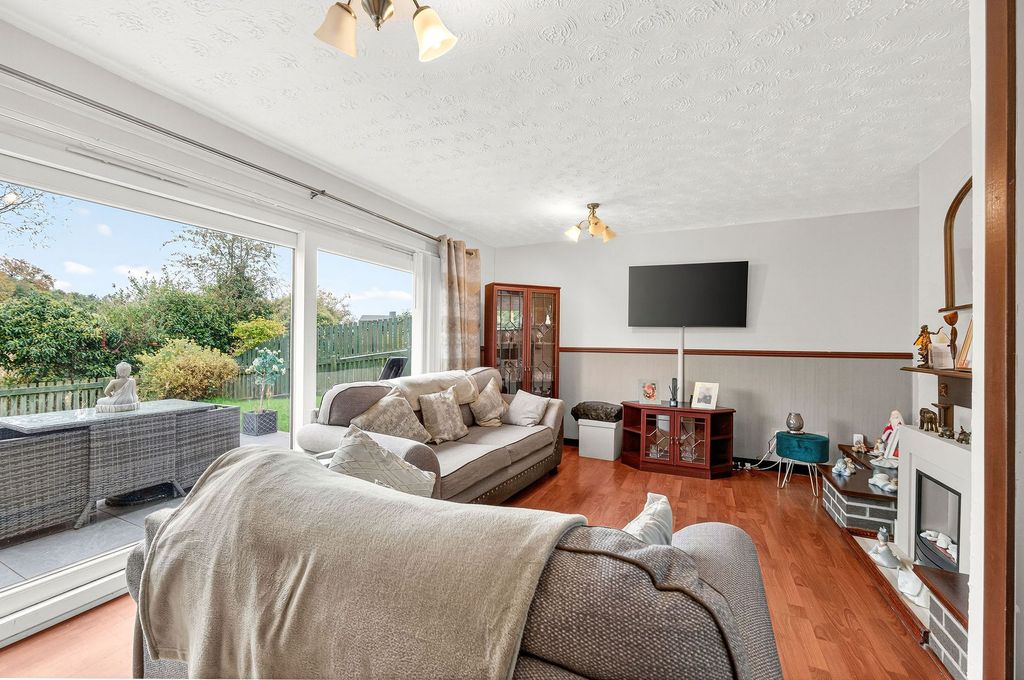 Property photo 2 of 53 Lounge