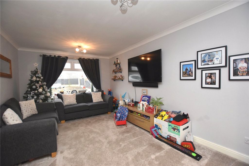 Property photo 2 of 17 Picture No. 08