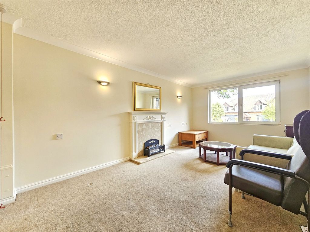 Property photo 2 of 9 Picture No. 14