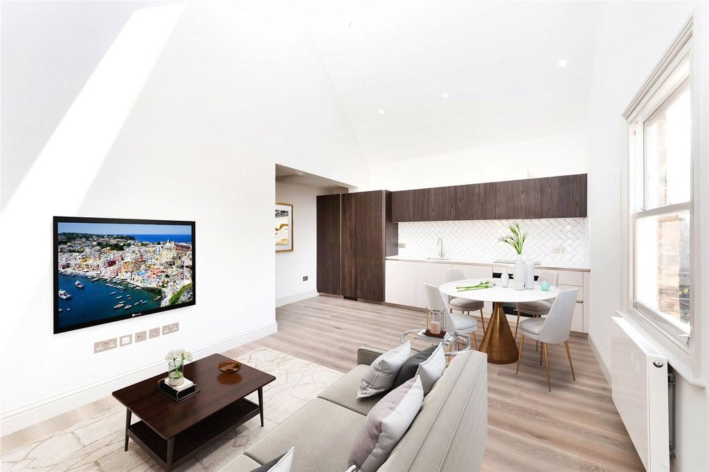 Property photo 3 of 11 Vr Furniture