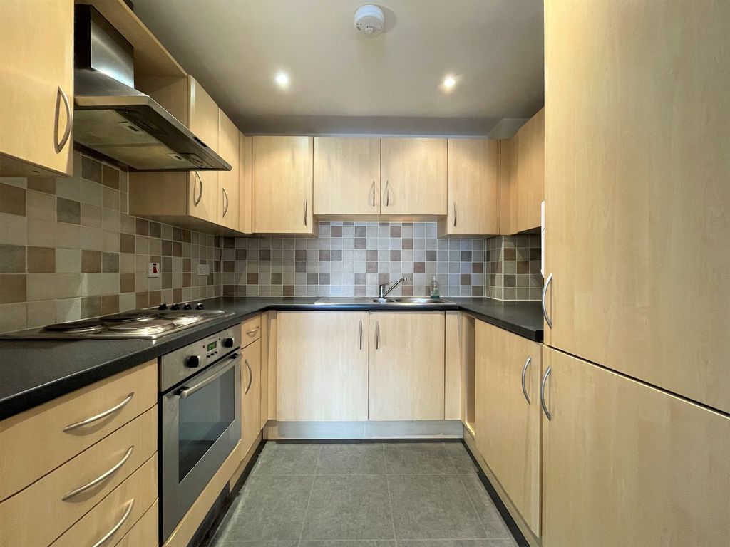 Property photo 2 of 8