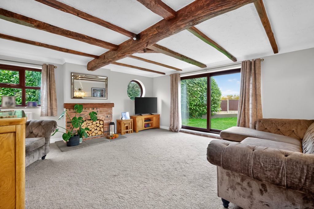 Property photo 3 of 28 Living Room