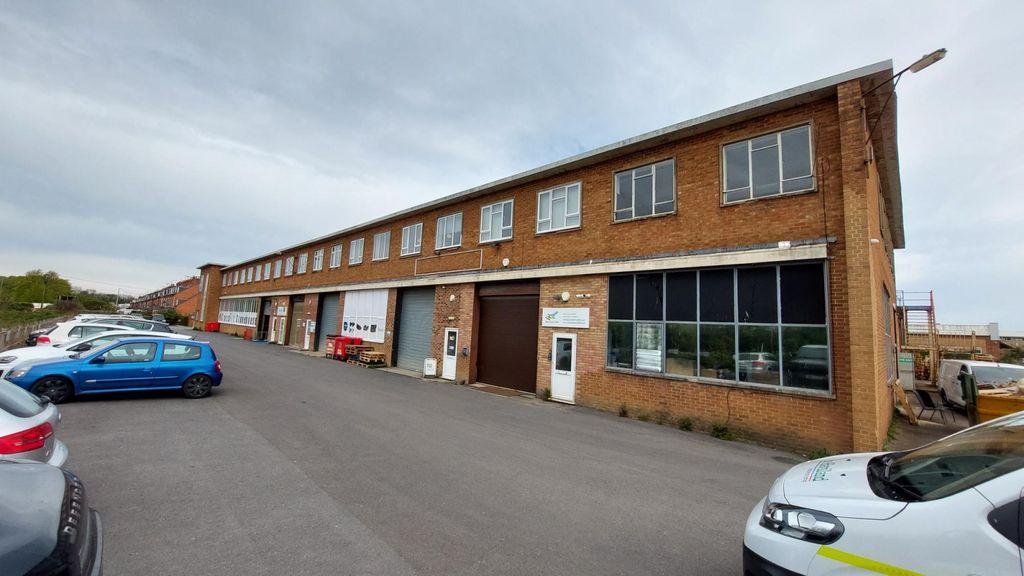 Property photo 1 of 7 3 Adjacent Industrial Units (May Split)