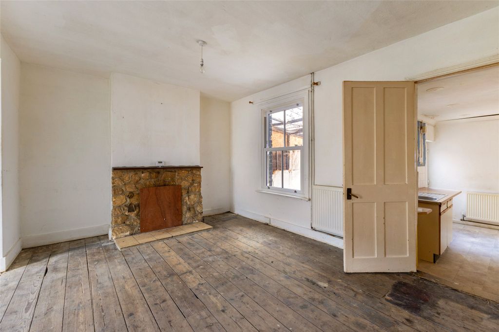 Property photo 2 of 10 Picture No. 24