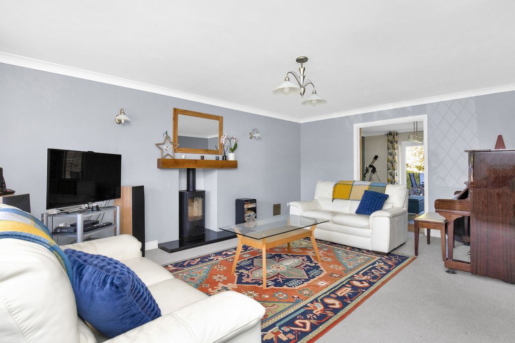 Property photo 3 of 26