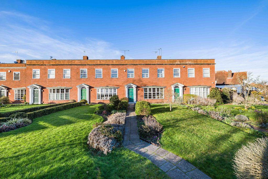 Property photo 3 of 16 External View