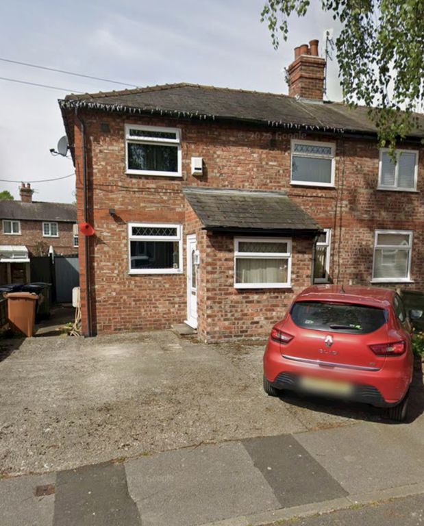 Property photo 1 of 1 3 Bed Semi-Detached House For Sale Acorn Avenue, Cheadle Sk81Eg