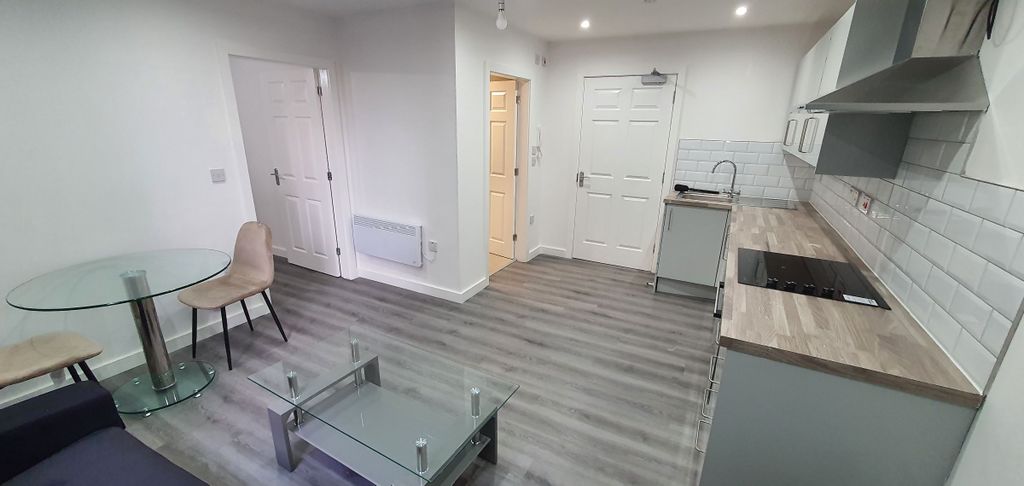 Property photo 1 of 3