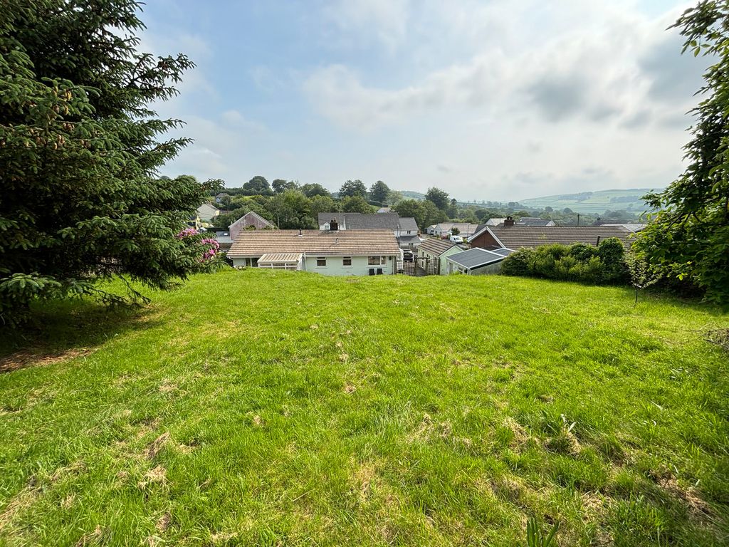 Property photo 3 of 23