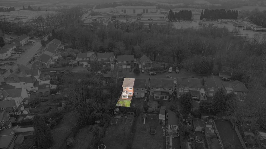 Property photo 2 of 28