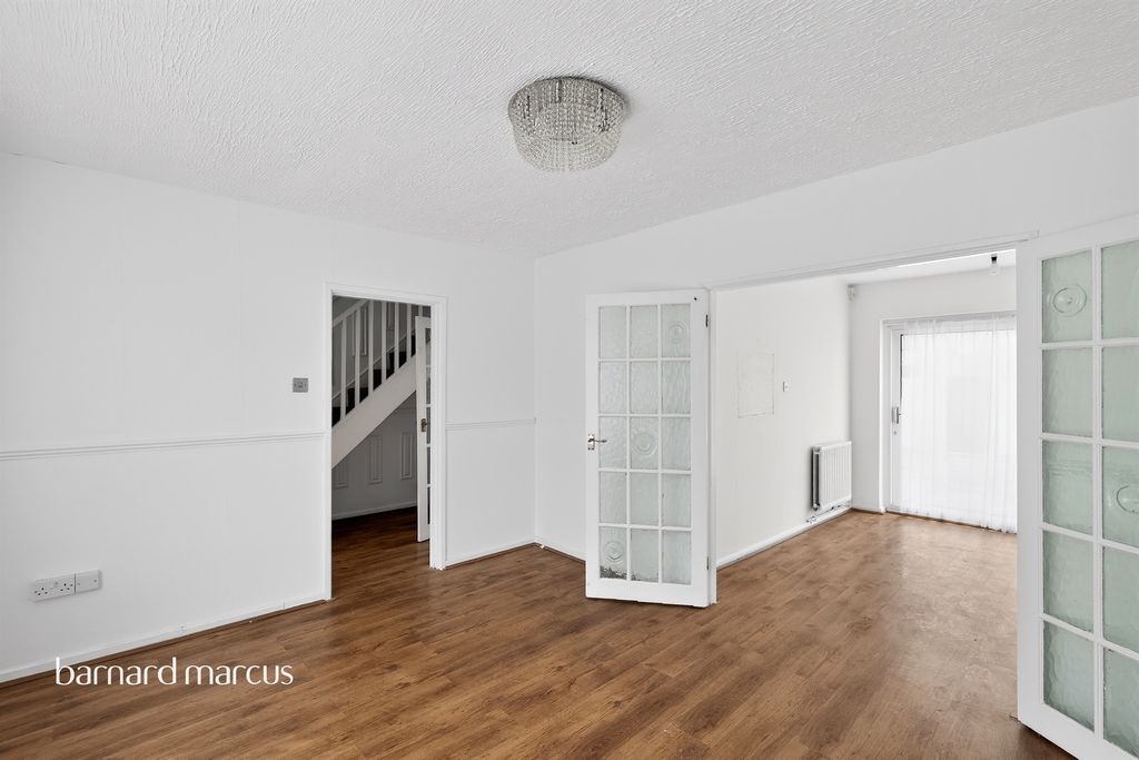 Property photo 3 of 18