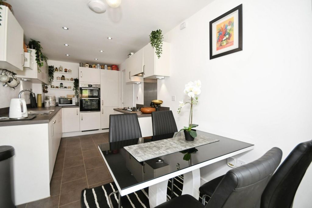 Property photo 3 of 20 Kitchen Diner.Jpg